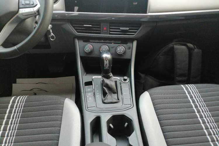 Used Volkswagen Bora 2023 1.5L Automatic Changer Limited Edition Gear Lever