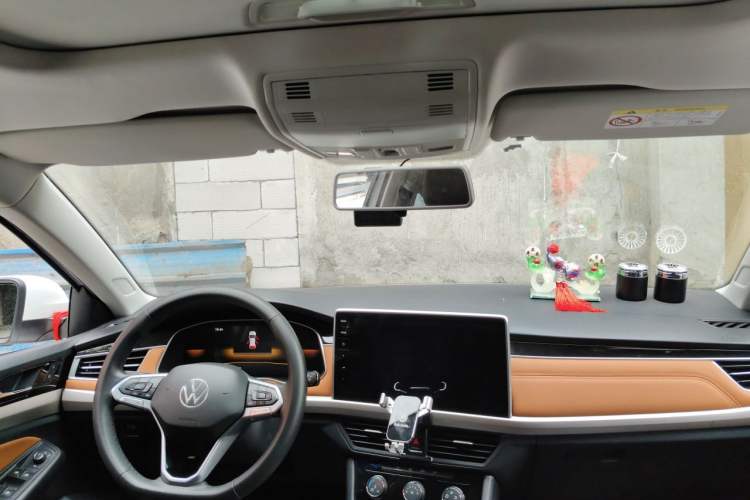 Used Volkswagen Bora 2023 200TSI DSG Enjoyment Edition Headliner