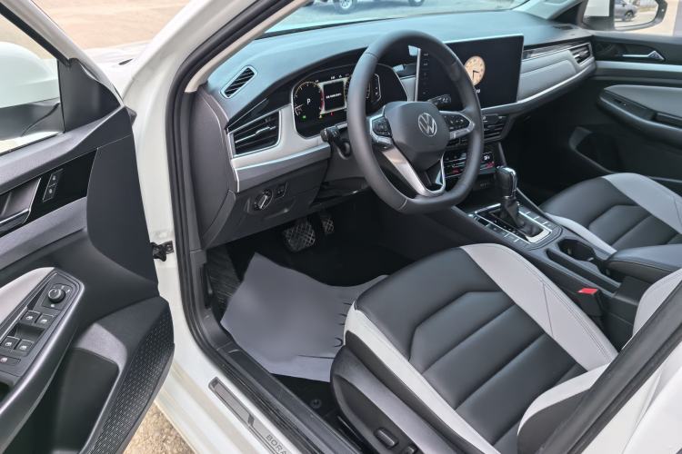 Used Volkswagen Bora 2023 300TSI DSG Prestige Edition Interior 2