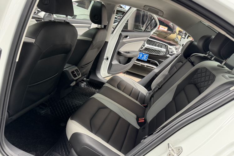 Used Volkswagen Bora 2023 300TSI DSG Prestige Edition Interior 2