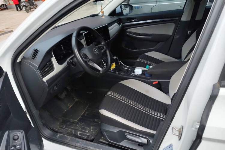Used Volkswagen Bora 2023 1.5L Automatic Changer Limited Edition Interior 3