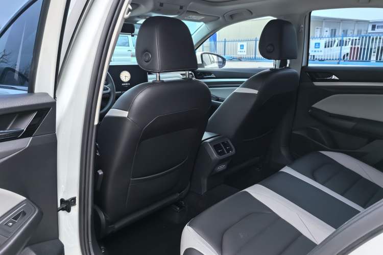 Used Volkswagen Bora 2023 300TSI DSG Prestige Edition Interior 4