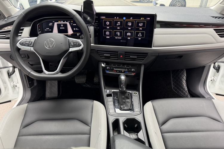 Used Volkswagen Bora 2023 300TSI DSG Prestige Edition Interior 8