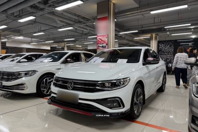 Ojetý Volkswagen Bora 2023 200TSI DSG YueXing PRO Edition