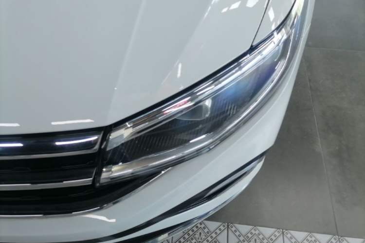 Used Volkswagen Bora 2023 200TSI DSG YueXing PRO Edition Left Front Headlight