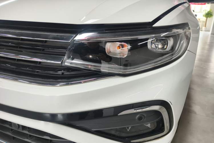 Used Volkswagen Bora 2023 200TSI DSG YueXing PRO Edition Left Front Headlight