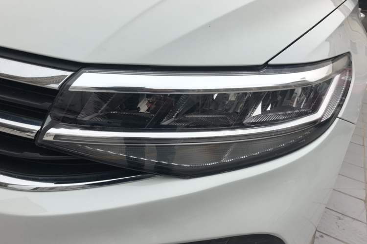 Used Volkswagen Bora 2023 200TSI DSG Comfort Edition Left Front Headlight