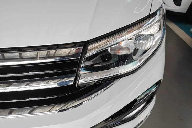 Used Volkswagen Bora 2023 280TSI DSG Prestige Edition Left Front Headlight