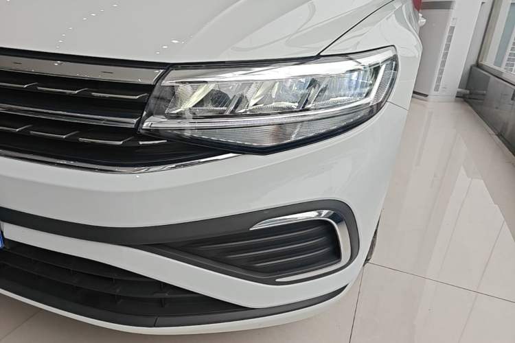Used Volkswagen Bora 2023 1.5L Automatic Changer Limited Edition Left Front Headlight