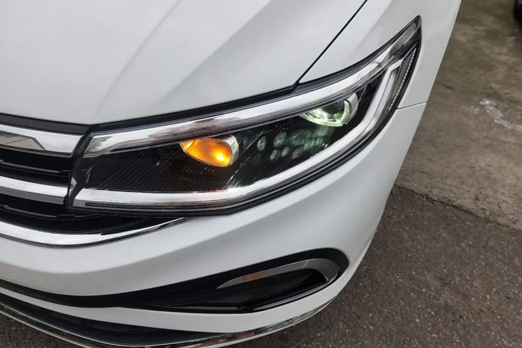 Used Volkswagen Bora 2023 200TSI DSG YueXing PRO Edition Left Front Headlight