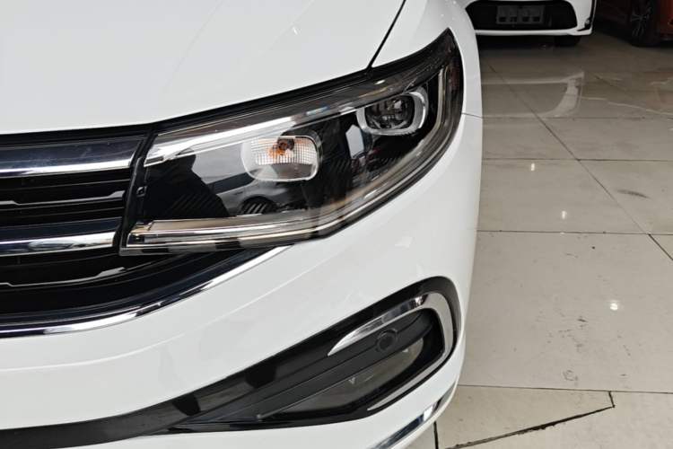 Used Volkswagen Bora 2023 200TSI DSG YueXing PRO Edition Left Front Headlight
