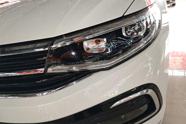Used Volkswagen Bora 2023 200TSI DSG SmartDrive PRO Edition Left Front Headlight