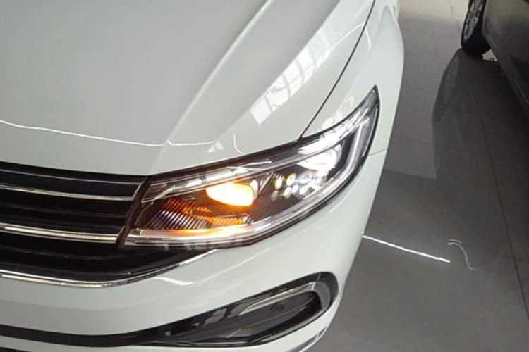 Used Volkswagen Bora 2023 200TSI DSG YueXing PRO Edition Left Front Headlight