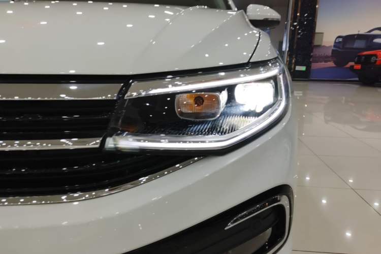Used Volkswagen Bora 2023 300TSI DSG Prestige Edition Left Front Headlight