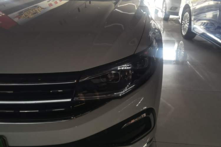 Used Volkswagen Bora 2023 300TSI DSG Prestige Edition Left Front Headlight