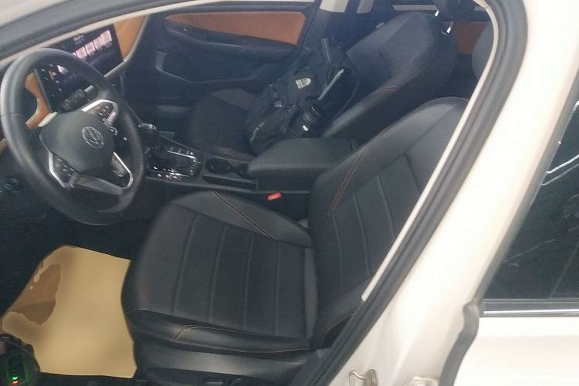 Used Volkswagen Bora 2023 200TSI DSG YueXing PRO Edition Left Front Seat