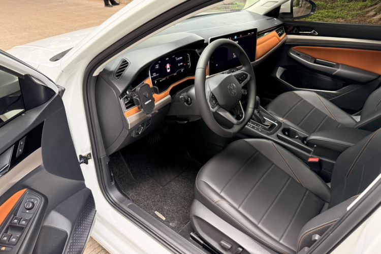 Used Volkswagen Bora 2023 200TSI DSG YueXing PRO Edition Left Front Seat