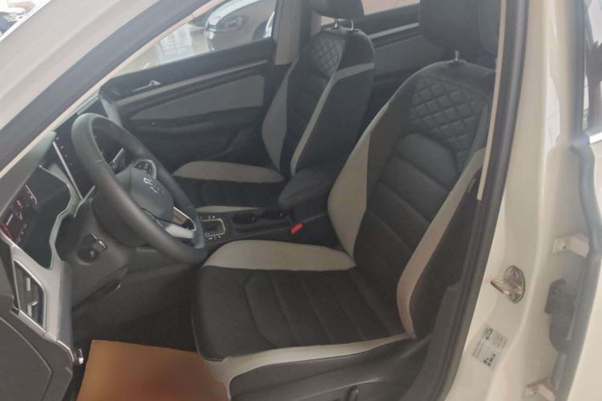 Used Volkswagen Bora 2023 300TSI DSG Prestige Edition Left Front Seat