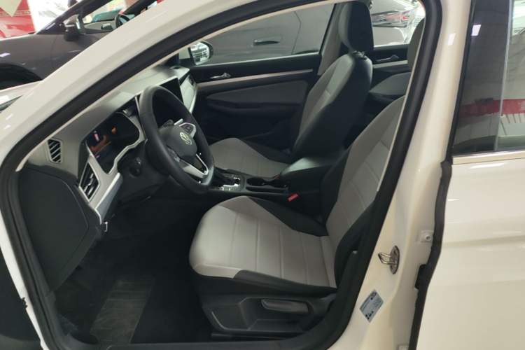 Used Volkswagen Bora 2023 280TSI DSG Comfort Edition Left Front Seat
