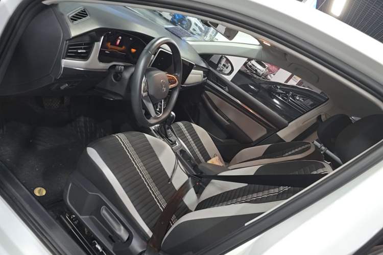 Used Volkswagen Bora 2023 200TSI DSG Comfort Edition Left Front Seat
