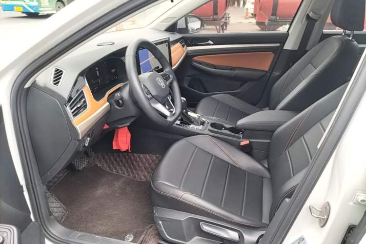 Used Volkswagen Bora 2023 280TSI DSG Comfort Edition Left Front Seat