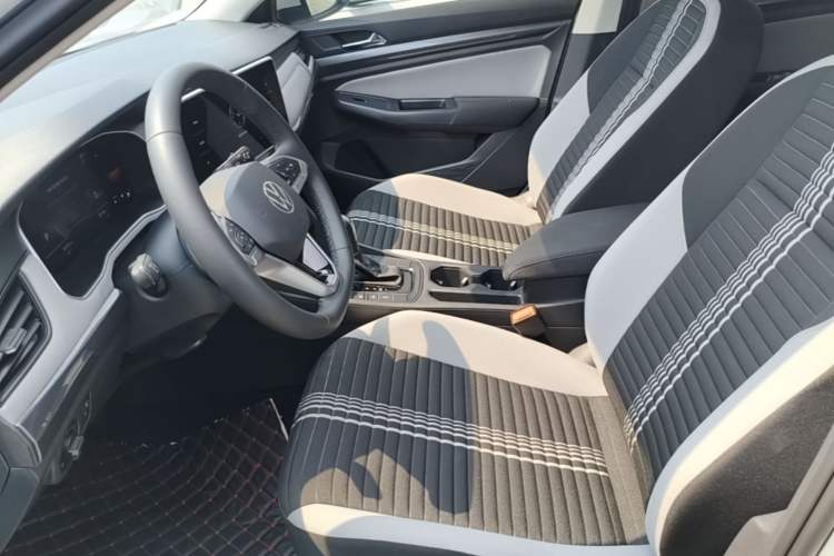 Used Volkswagen Bora 2023 200TSI DSG Comfort Edition Left Front Seat