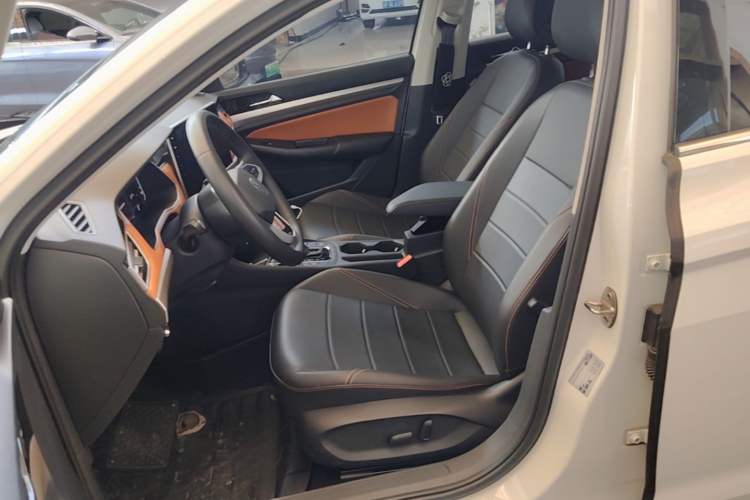 Used Volkswagen Bora 2023 200TSI DSG YueXing PRO Edition Left Front Seat