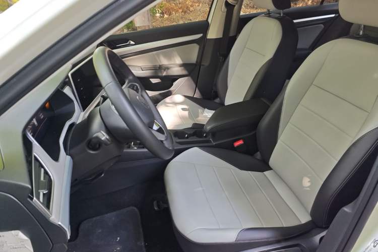 Used Volkswagen Bora 2023 200TSI DSG Enjoyment Edition Left Front Seat