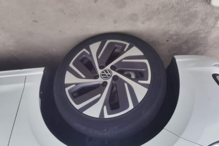Used Volkswagen Bora 2023 200TSI DSG YueXing PRO Edition Left Front Wheel Hub