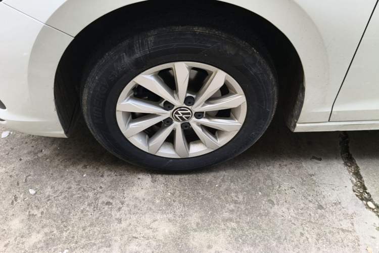 Used Volkswagen Bora 2023 200TSI DSG Comfort Edition Left Front Wheel Hub