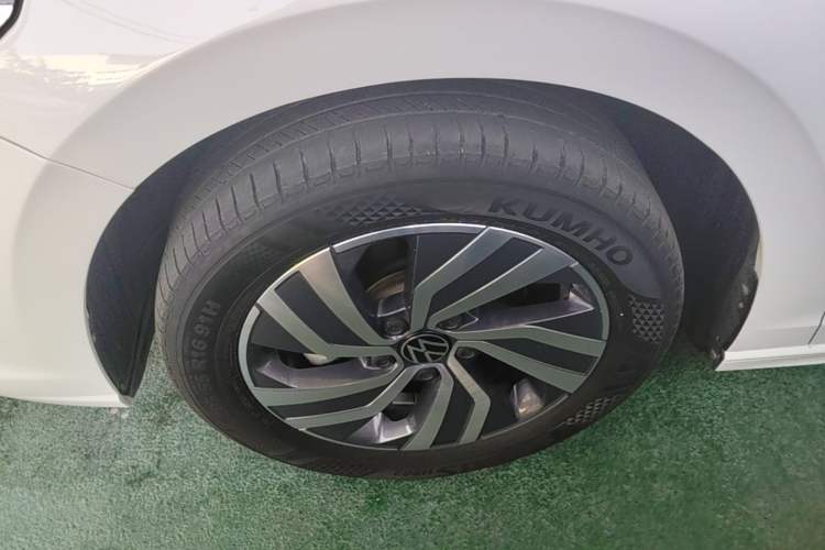 Used Volkswagen Bora 2023 200TSI DSG Enjoyment Edition Left Front Wheel Hub