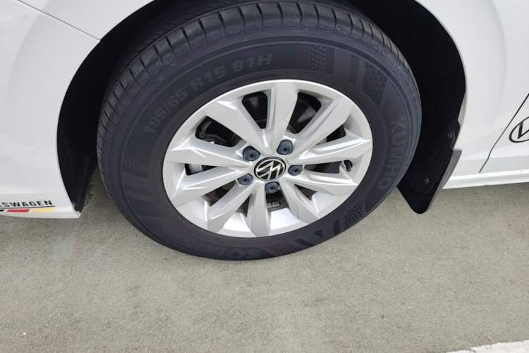 Used Volkswagen Bora 2023 1.5L Automatic Changer Limited Edition Left Front Wheel Hub