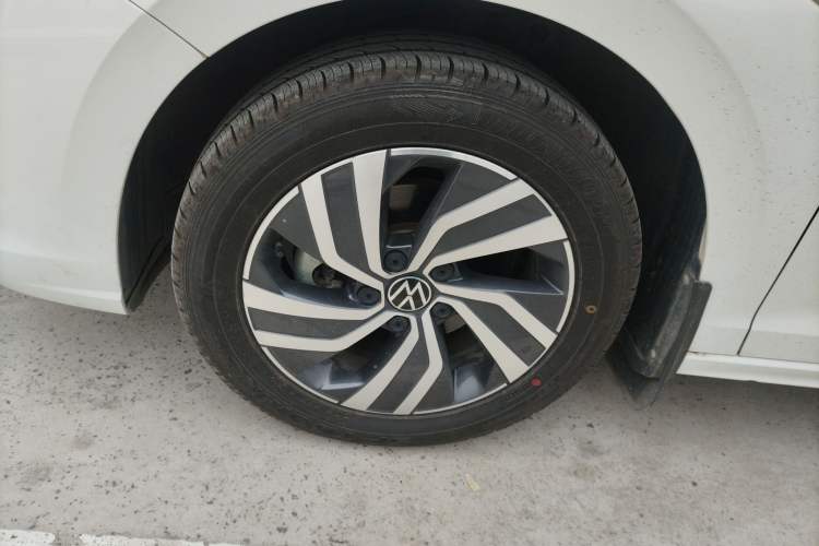 Used Volkswagen Bora 2023 200TSI DSG Enjoyment Edition Left Front Wheel Hub