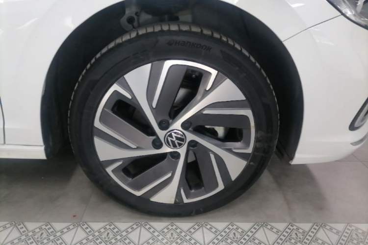 Used Volkswagen Bora 2023 200TSI DSG YueXing PRO Edition Left Front Wheel Hub