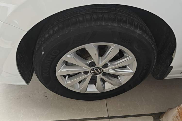 Used Volkswagen Bora 2023 1.5L Automatic Changer Limited Edition Left Front Wheel Hub