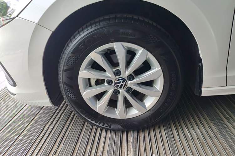 Used Volkswagen Bora 2023 1.5L Automatic Changer Limited Edition Left Front Wheel Hub