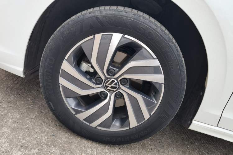 Used Volkswagen Bora 2023 200TSI DSG Enjoyment Edition Left Front Wheel Hub