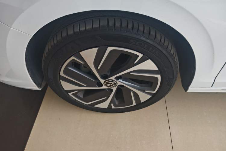 Used Volkswagen Bora 2023 300TSI DSG Prestige Edition Left Front Wheel Hub