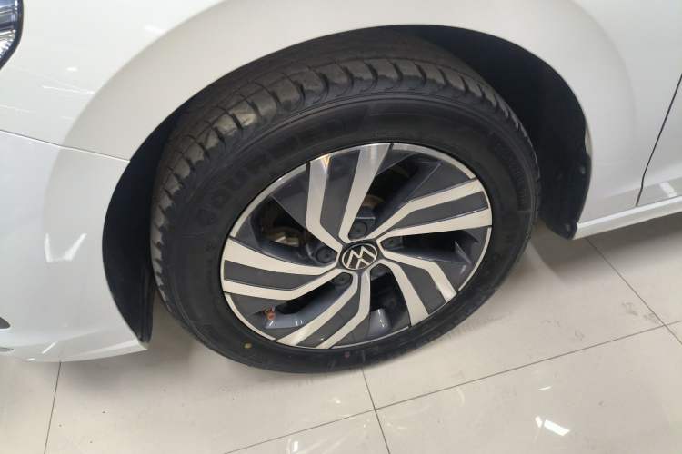 Used Volkswagen Bora 2023 200TSI DSG Smart Drive Version Left Front Wheel Hub