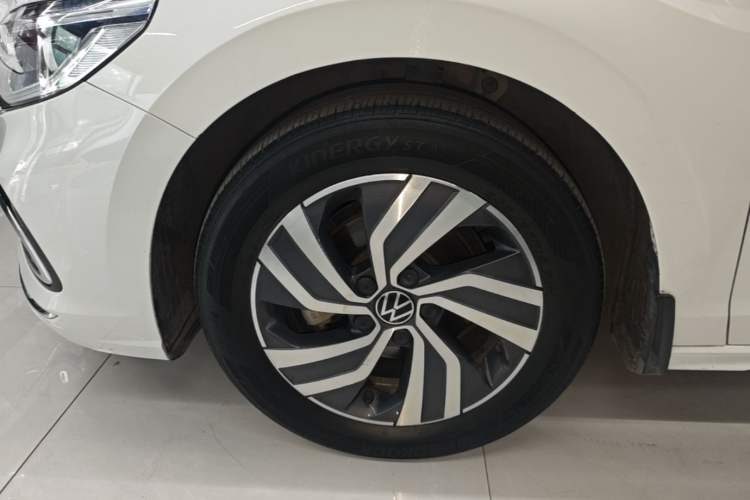 Used Volkswagen Bora 2023 200TSI DSG Smart Drive Version Left Front Wheel Hub