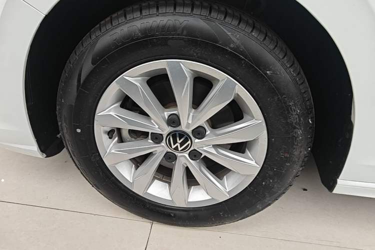 Used Volkswagen Bora 2023 1.5L Automatic Changer Limited Edition Left Front Wheel Hub