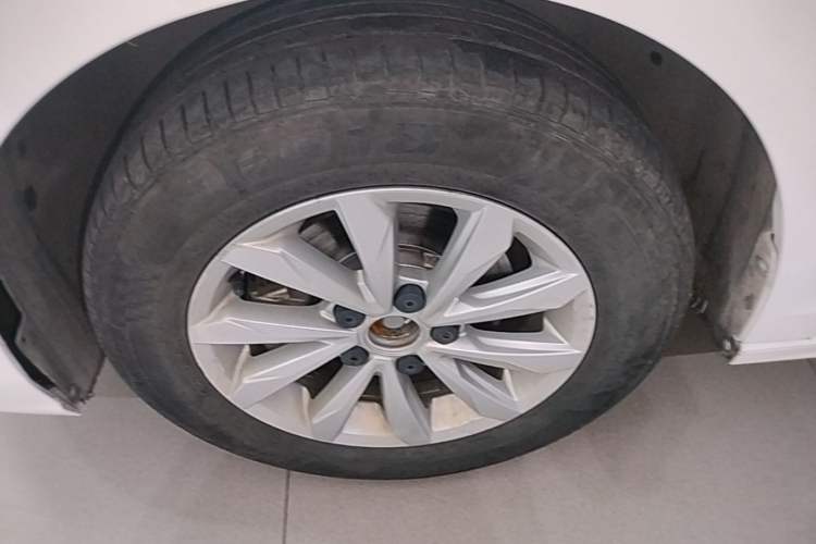 Used Volkswagen Bora 2023 200TSI DSG Comfort Edition Left Front Wheel Hub