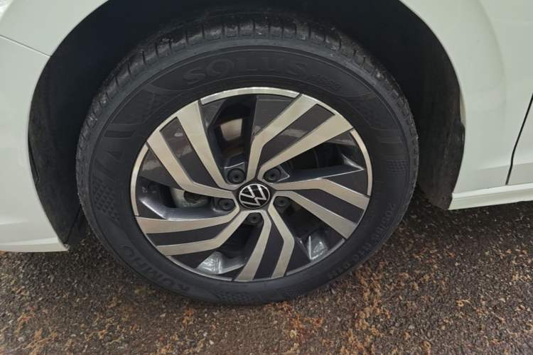 Used Volkswagen Bora 2023 200TSI DSG Enjoyment Edition Left Front Wheel Hub