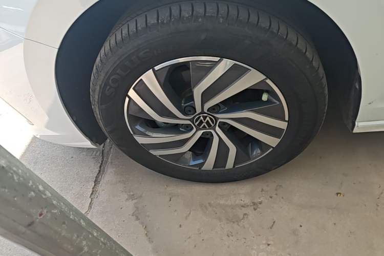 Used Volkswagen Bora 2023 200TSI DSG Enjoyment Edition Left Front Wheel Hub