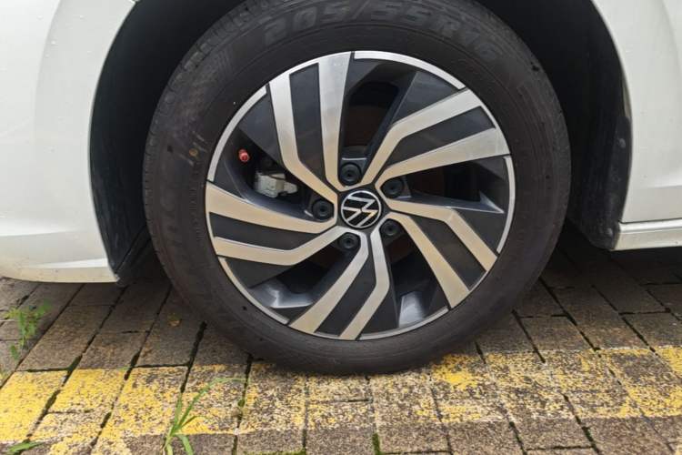 Used Volkswagen Bora 2023 200TSI DSG Enjoyment Edition Left Front Wheel Hub