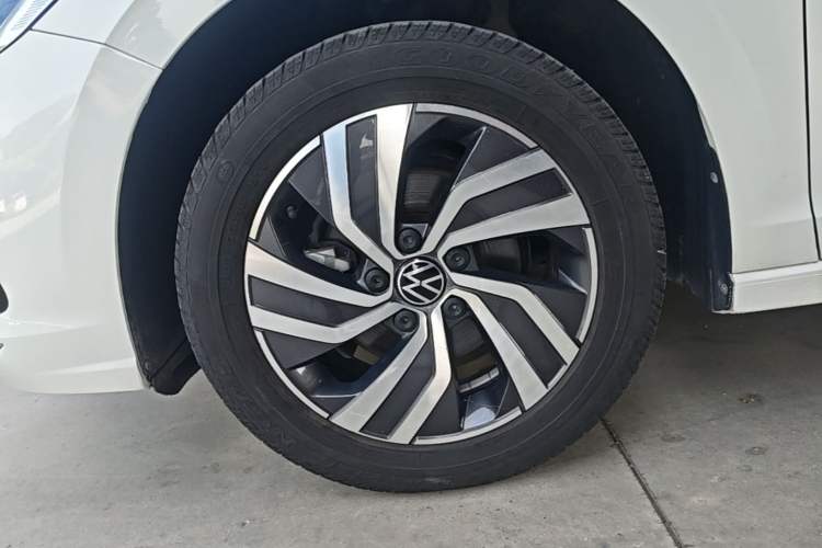 Used Volkswagen Bora 2023 200TSI DSG Enjoyment Edition Left Front Wheel Hub