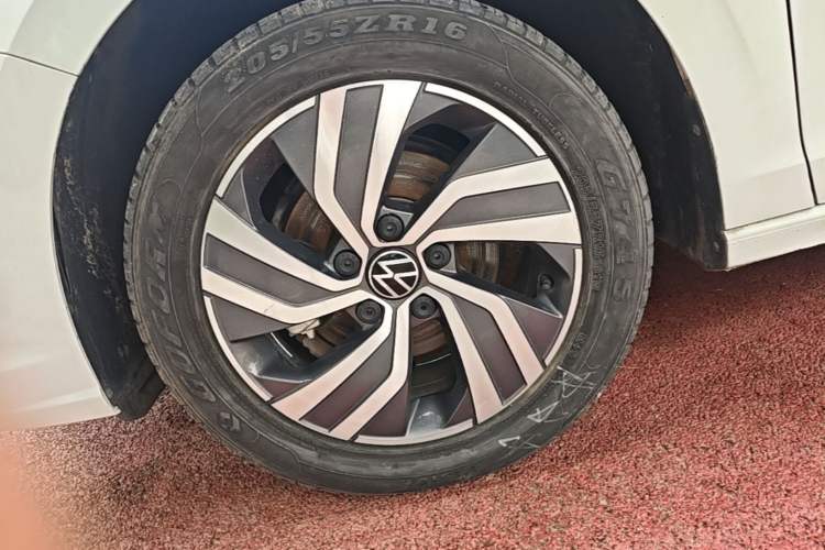 Used Volkswagen Bora 2023 200TSI DSG Enjoyment Edition Left Front Wheel Hub
