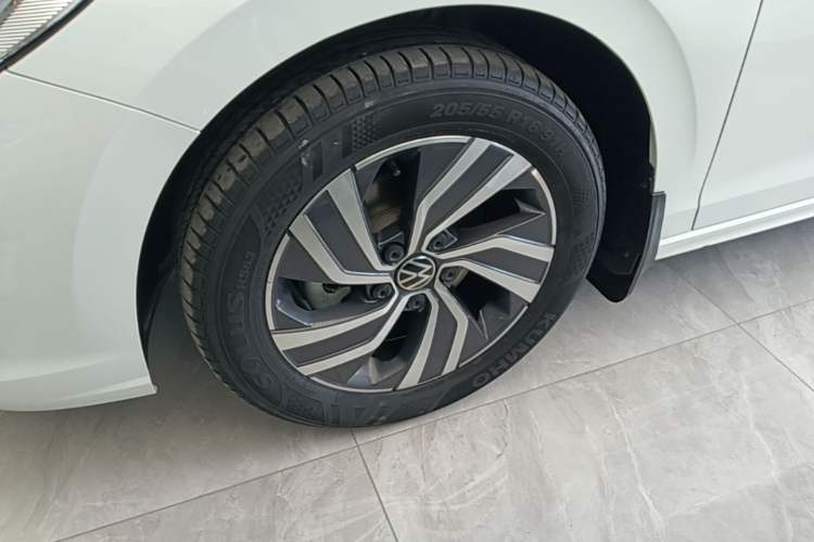 Used Volkswagen Bora 2023 200TSI DSG Enjoyment Edition Left Front Wheel Hub