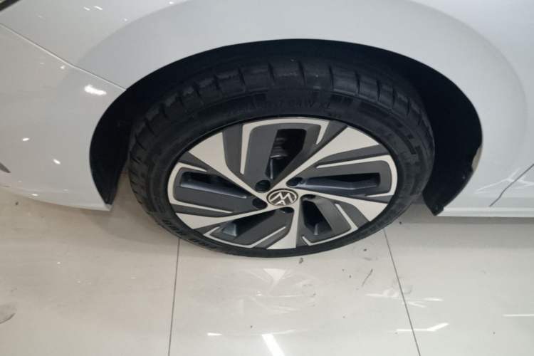 Used Volkswagen Bora 2023 300TSI DSG Prestige Edition Left Front Wheel Hub