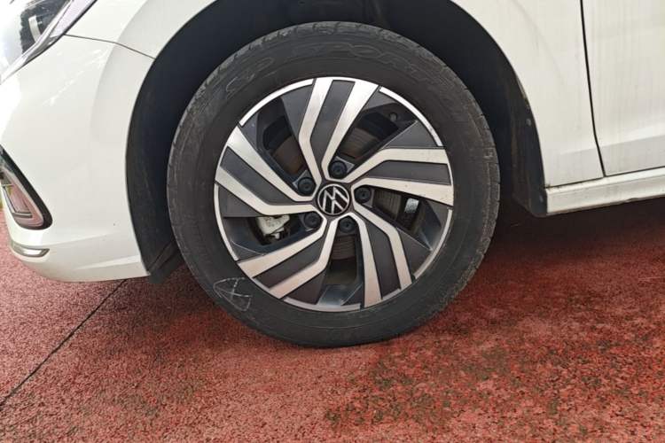 Used Volkswagen Bora 2023 200TSI DSG Enjoyment Edition Left Front Wheel Hub